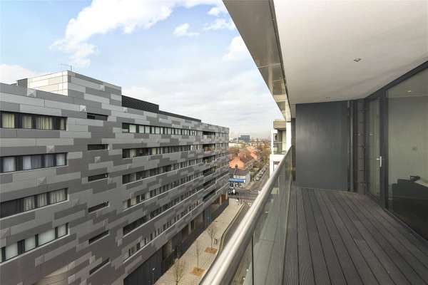 Flat Hazel Lane in Greater London