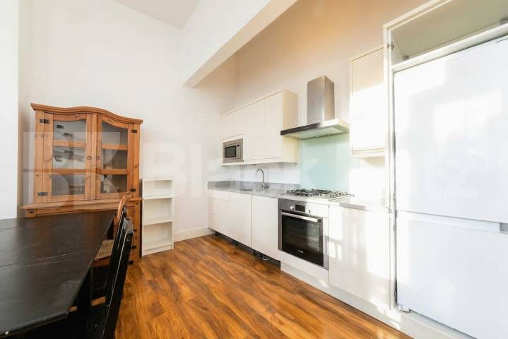 Flat Iverson Road in Greater London