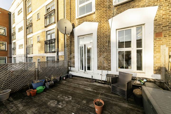 Flat Iverson Road in Greater London