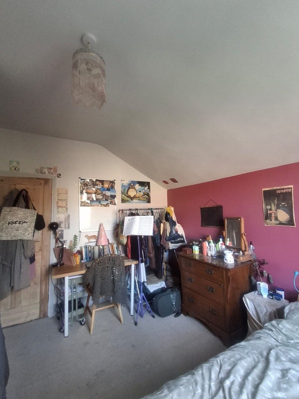Room Dongola Road in Bristol