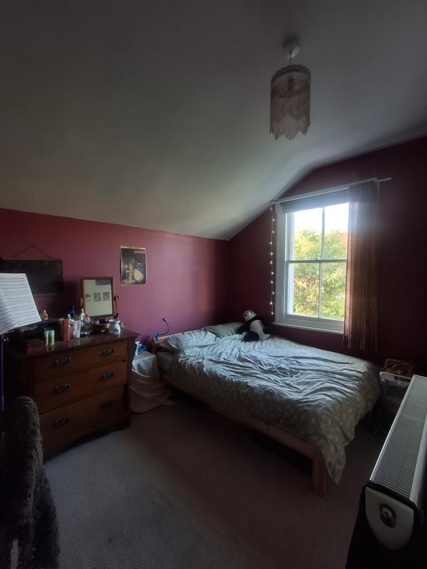 Room Dongola Road in Bristol