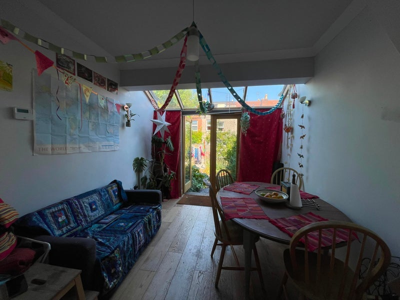 Room Dongola Road in Bristol