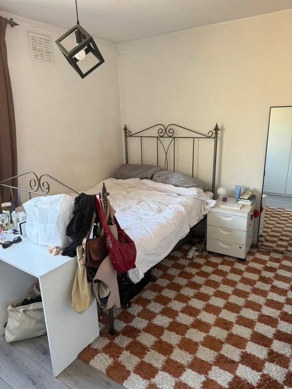 Room Stanhope Street in Greater London