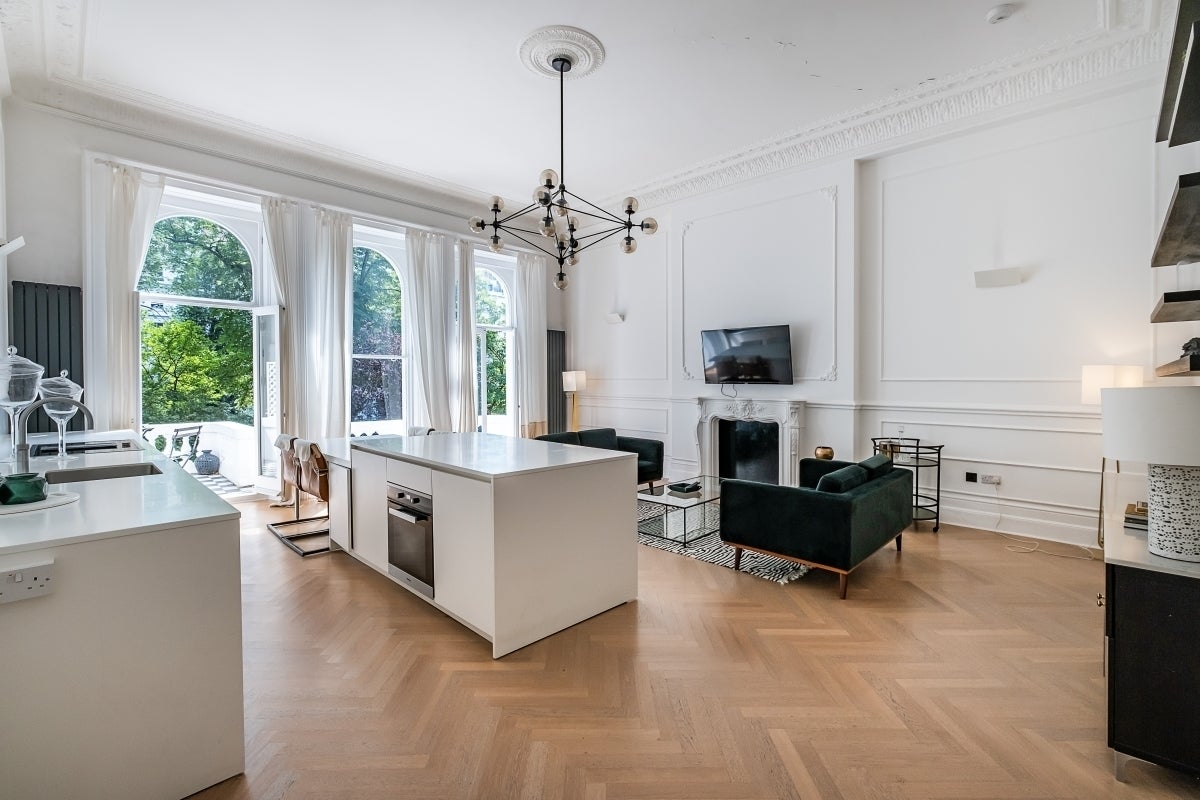 Flat Kynance Mews in Greater London