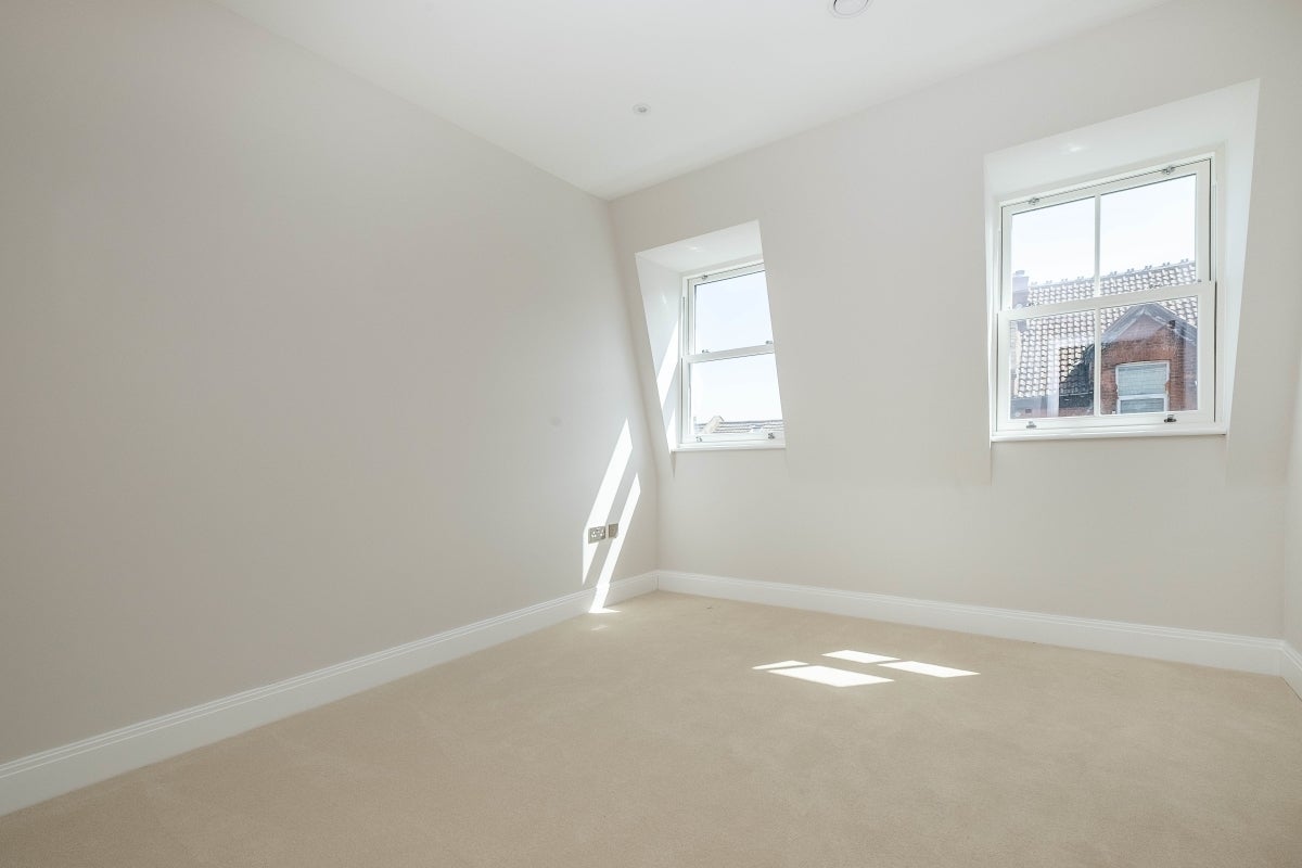 Flat Merton Road in Greater London