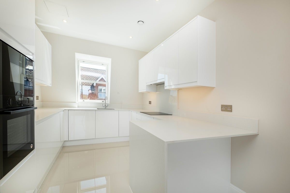 Flat Merton Road in Greater London