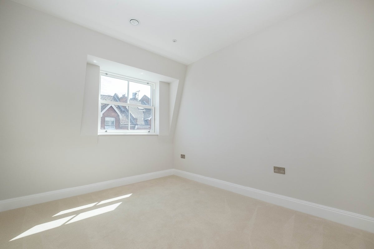 Flat Merton Road in Greater London