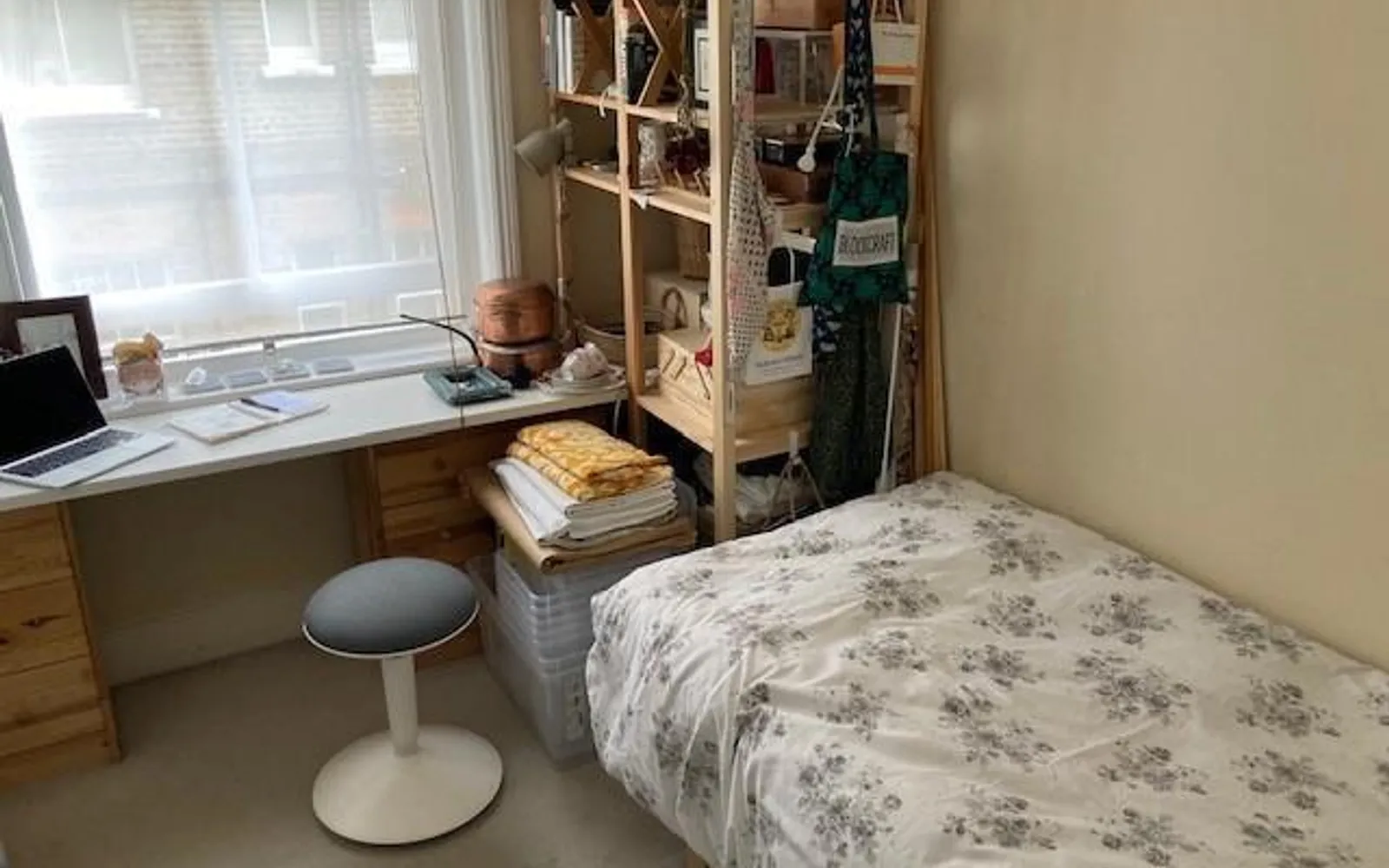 Flat Prince of Wales Drive in Greater London