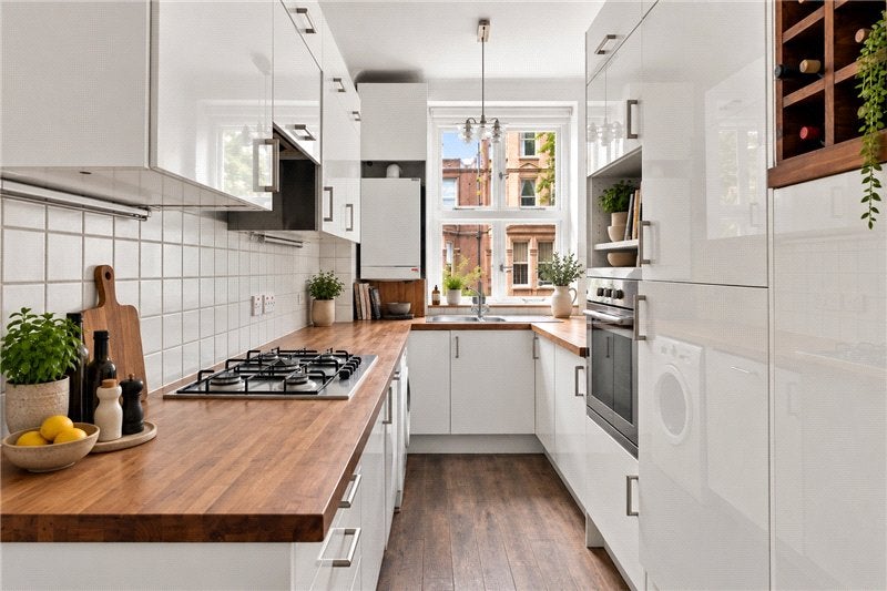 Flat Harrington Gardens in Greater London