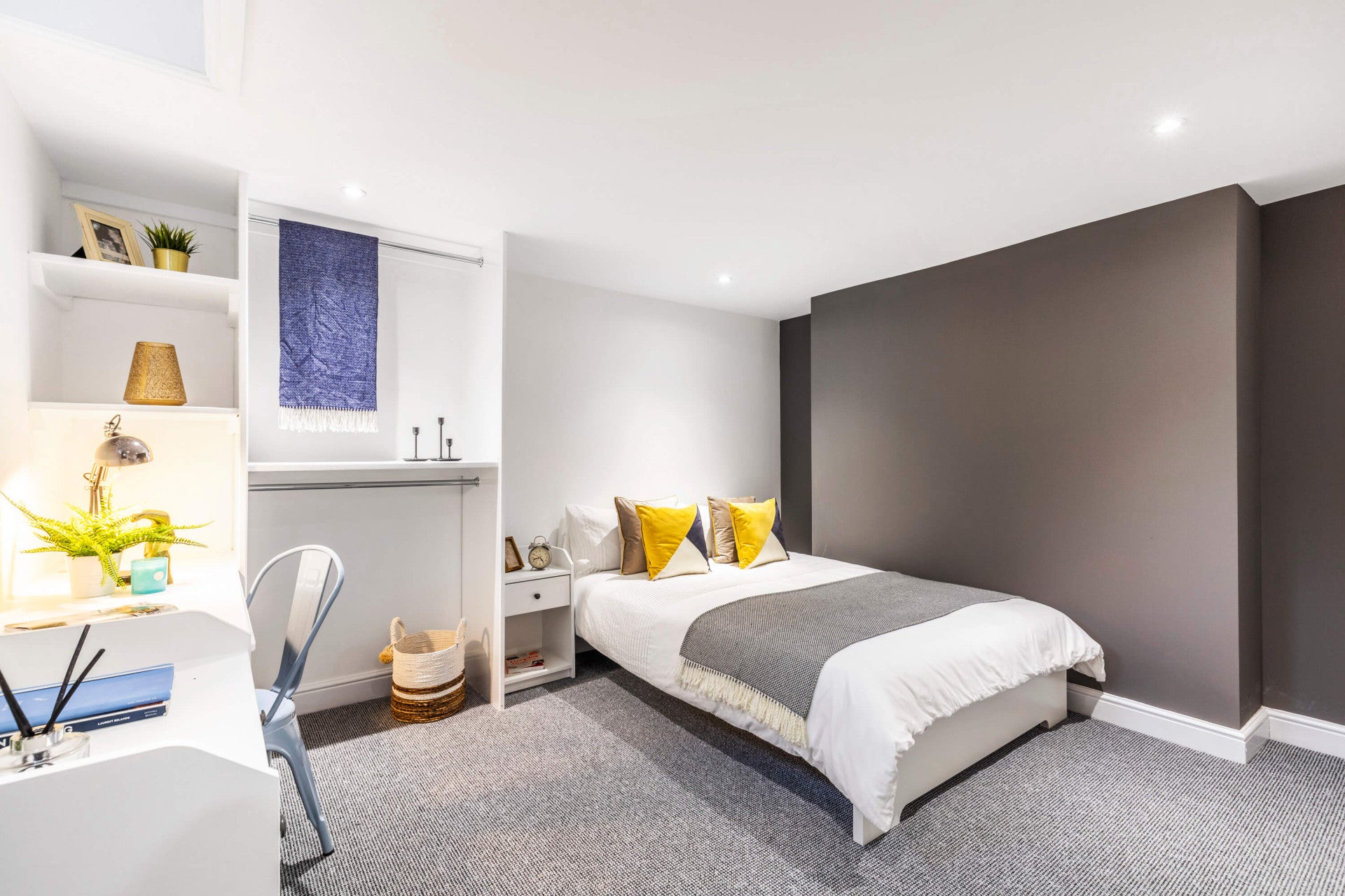 Room Cross Quarry Street in Leeds