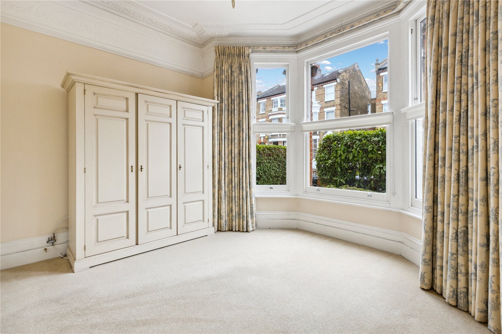 Flat Orlando Road in Greater London
