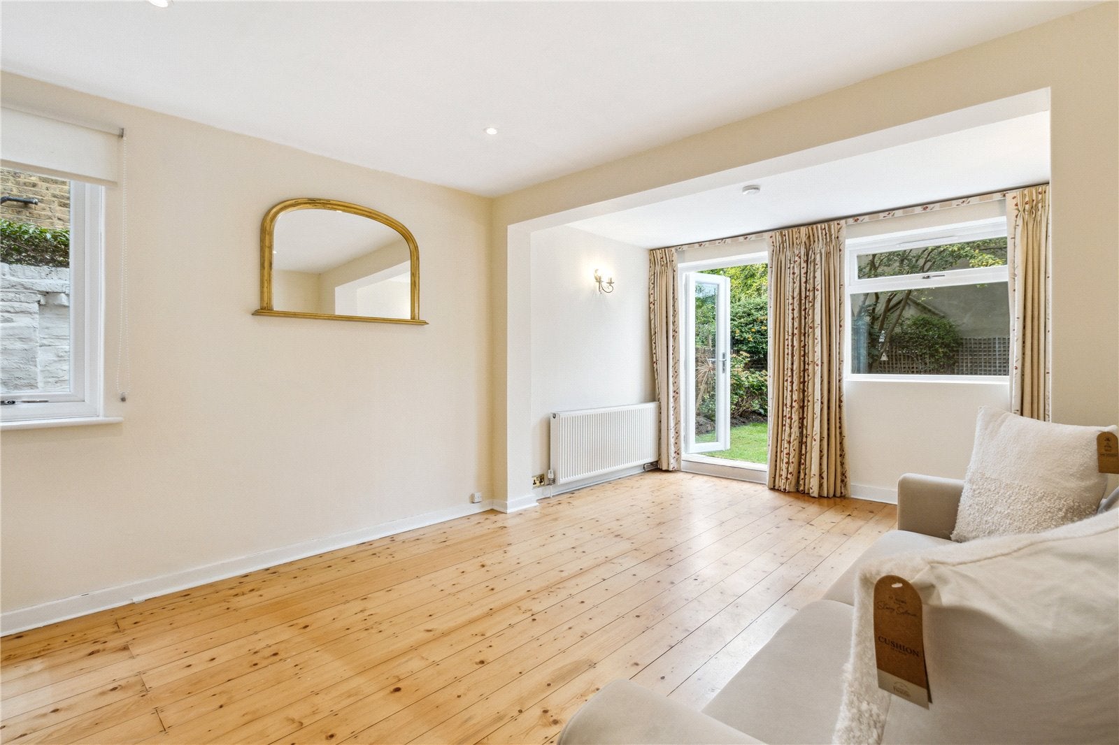 Flat Orlando Road in Greater London