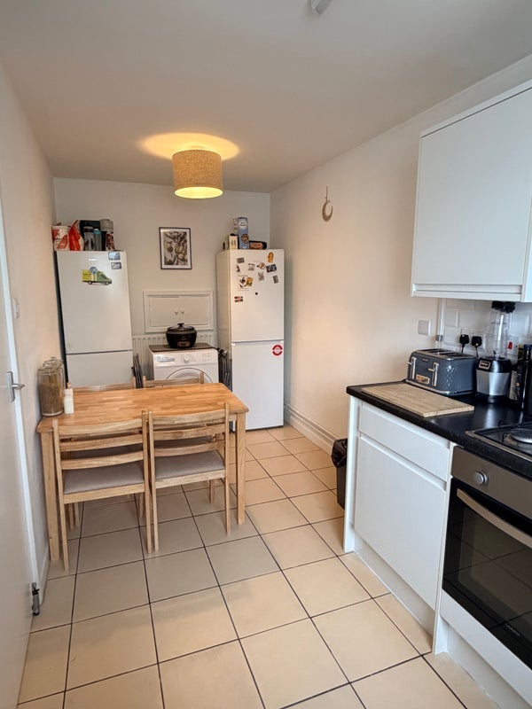 Room Blandfield Road in Greater London