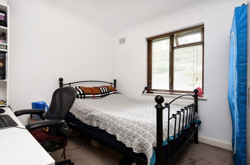 Flat Lewisham Road in Greater London