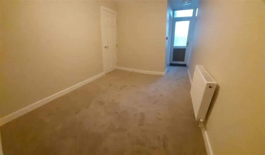 Flat Carlton Terrace in Swansea