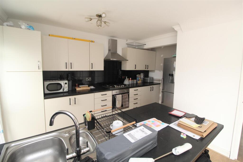 House Morfa Crescent in Cardiff County