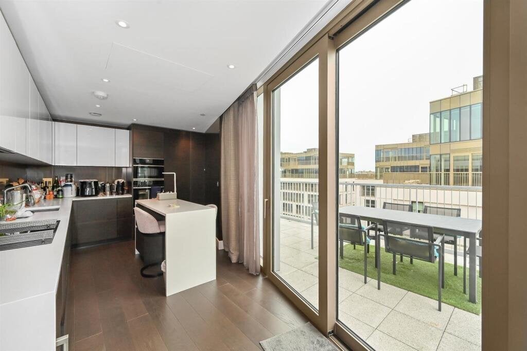 Flat Warwick Lane in Greater London