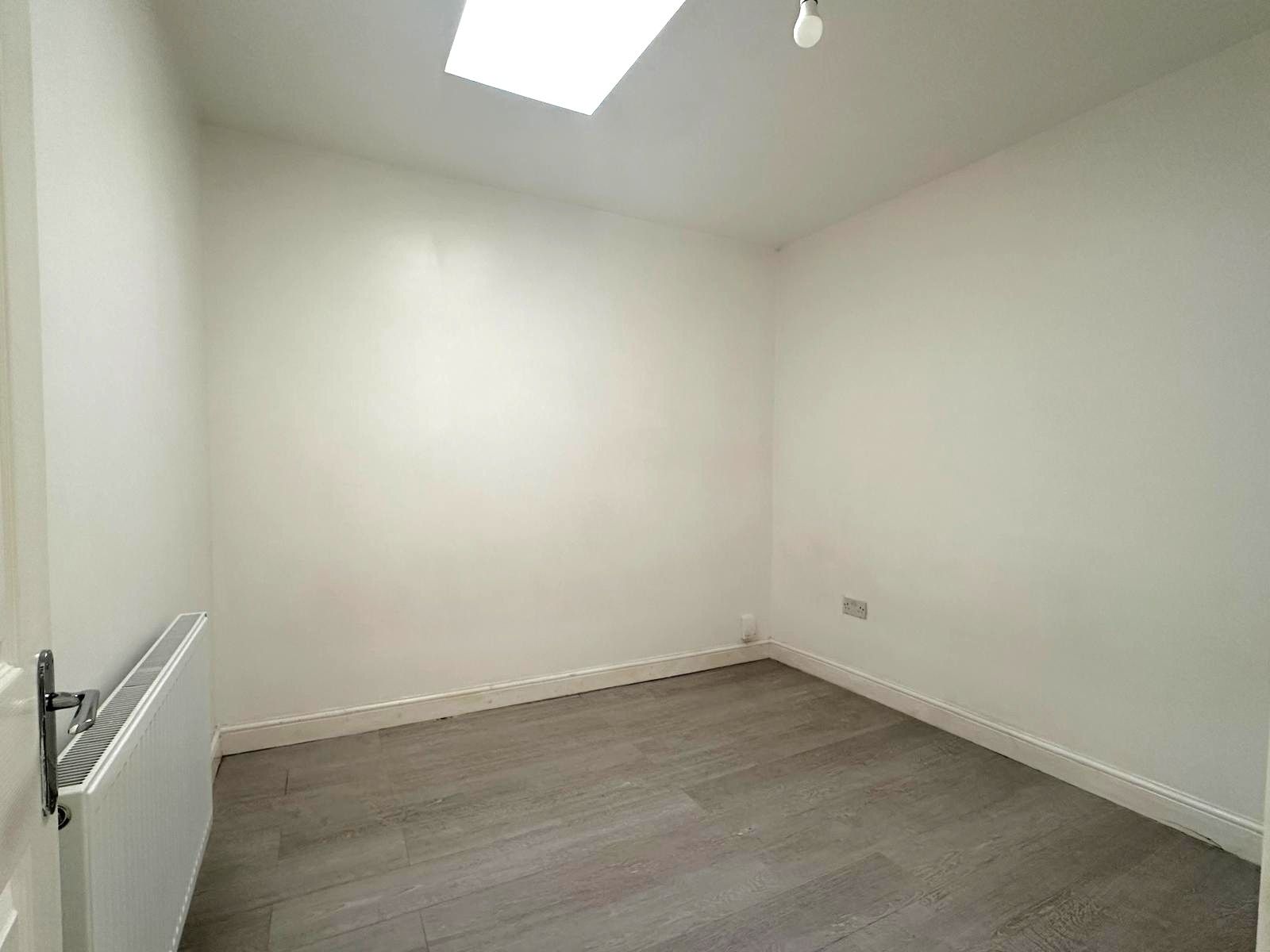 Flat Pine Close in Cheshunt