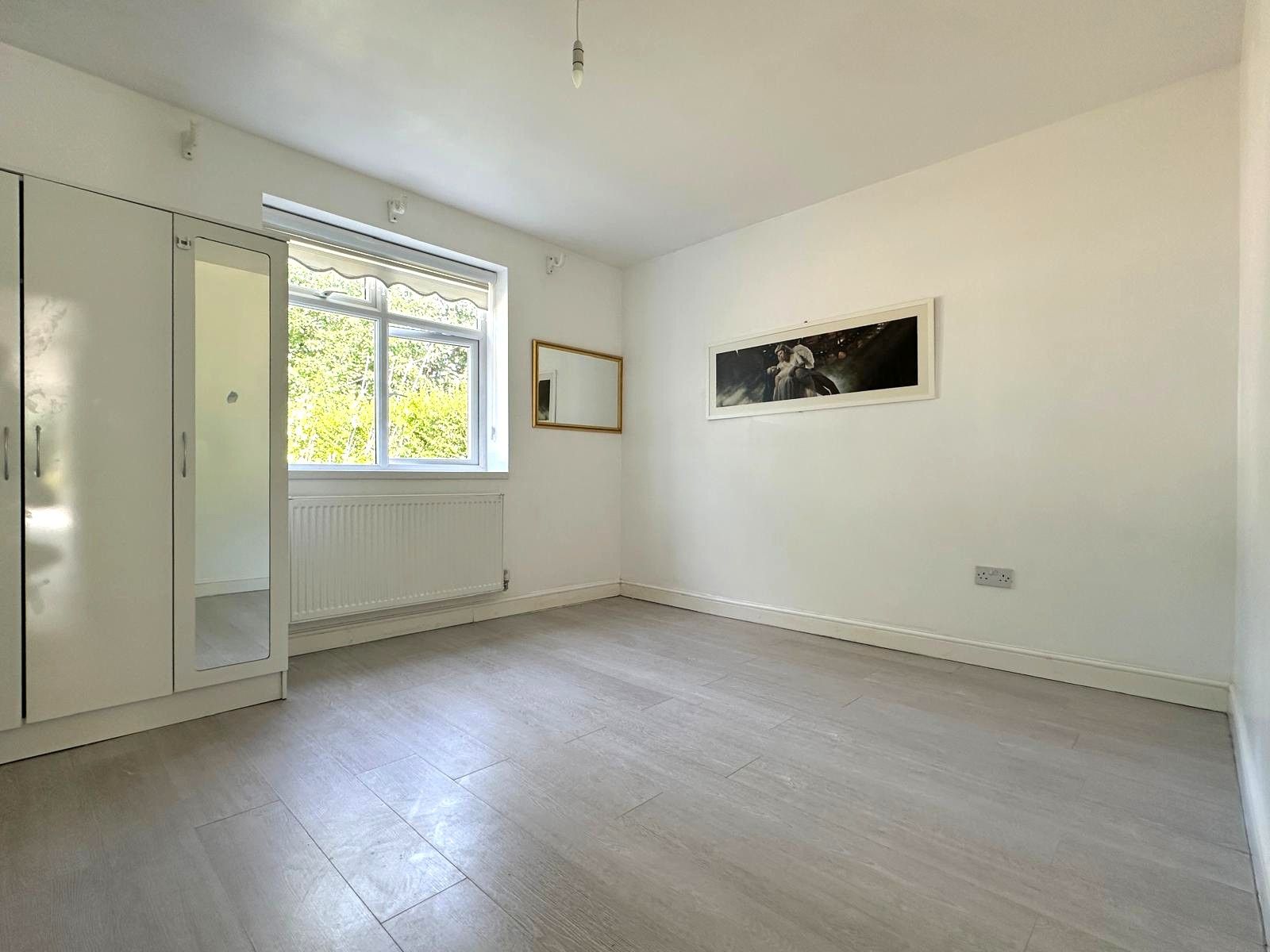 Flat Pine Close in Cheshunt