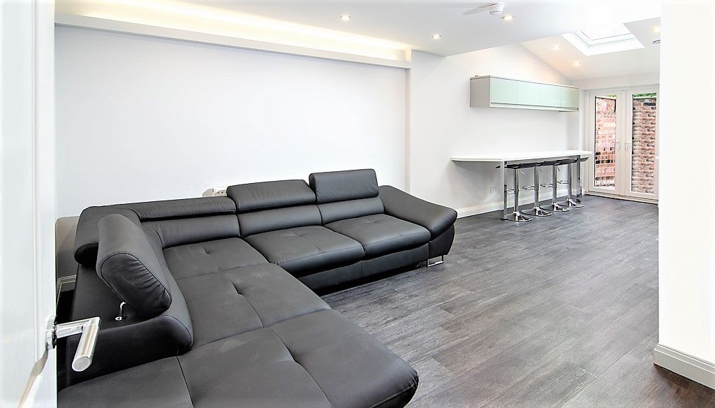 Flat Surgeon's Court in Preston