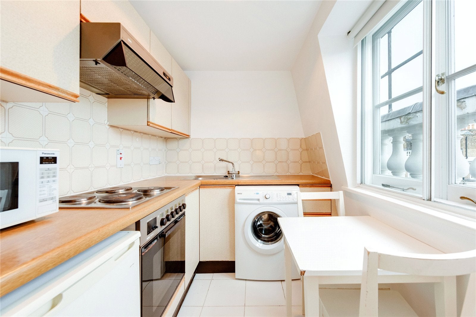 Flat Onslow Gardens in Greater London