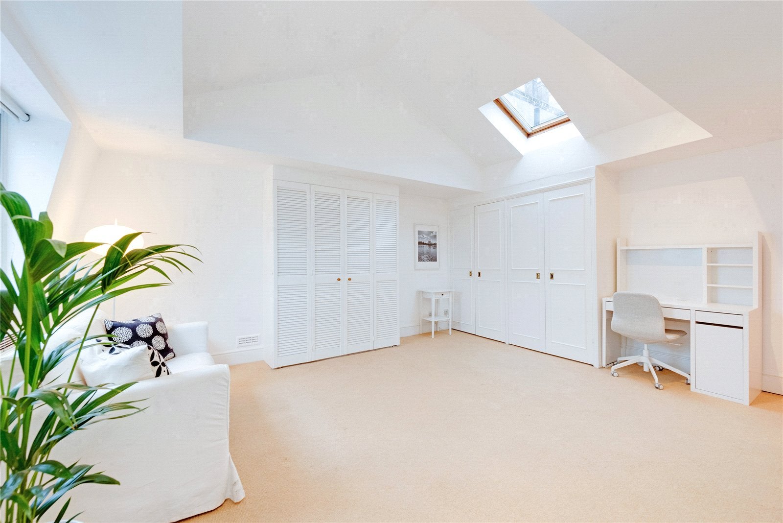 Flat Onslow Gardens in Greater London