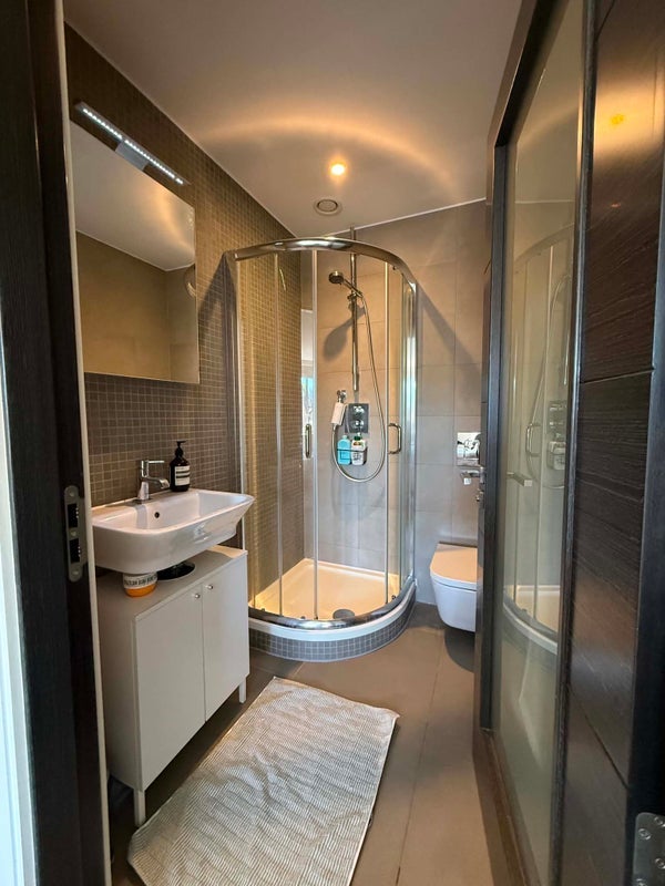 Room Goswell Road in Greater London