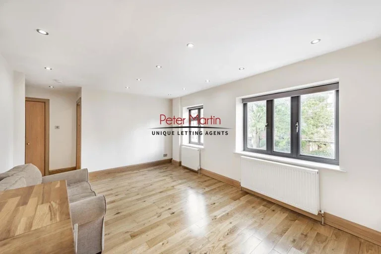 Flat Portsdown Mews in Greater London