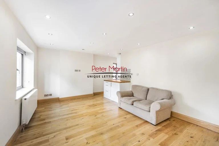 Flat Portsdown Mews in Greater London