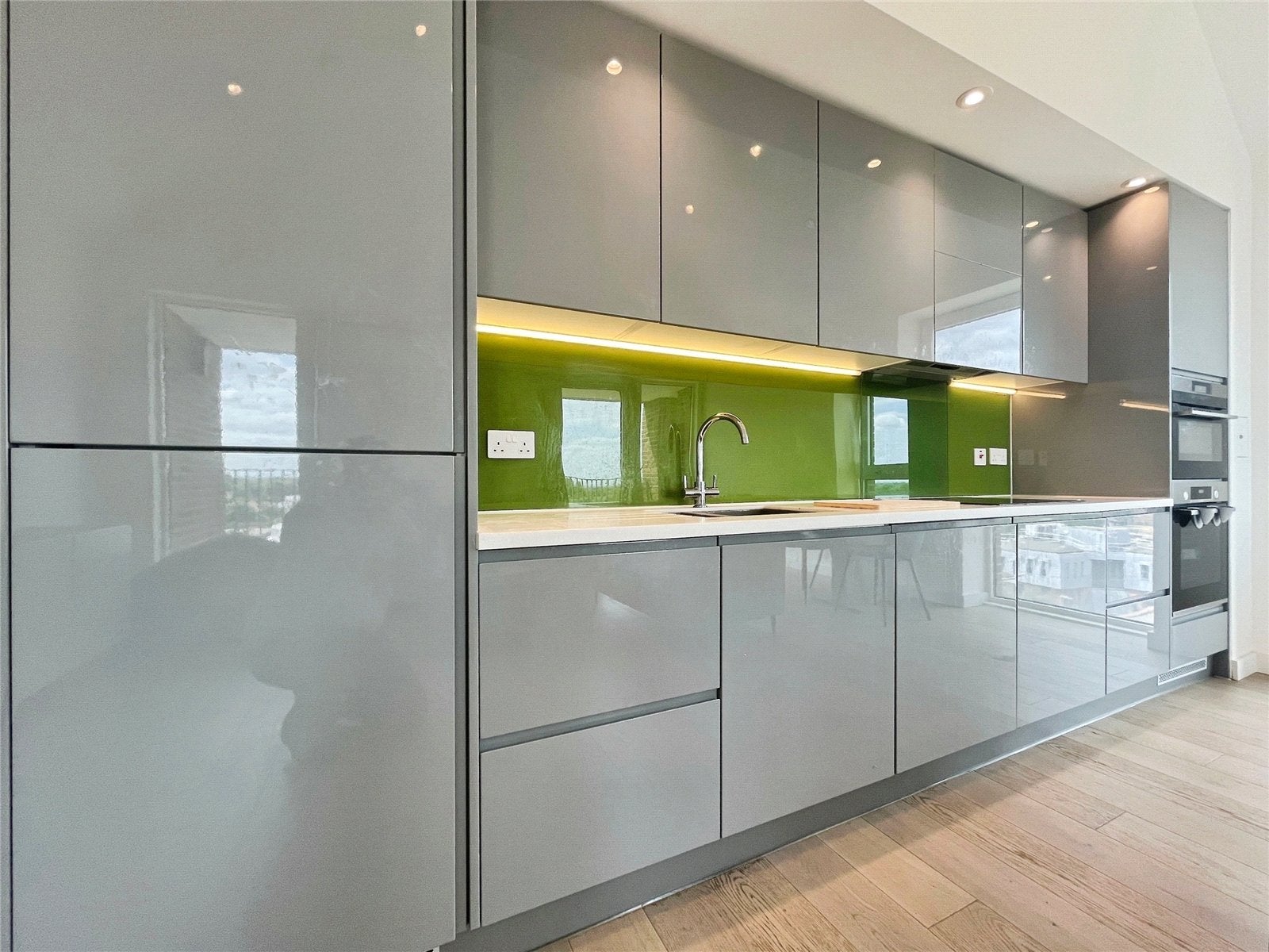 Flat Magna Square in Borough of Runnymede