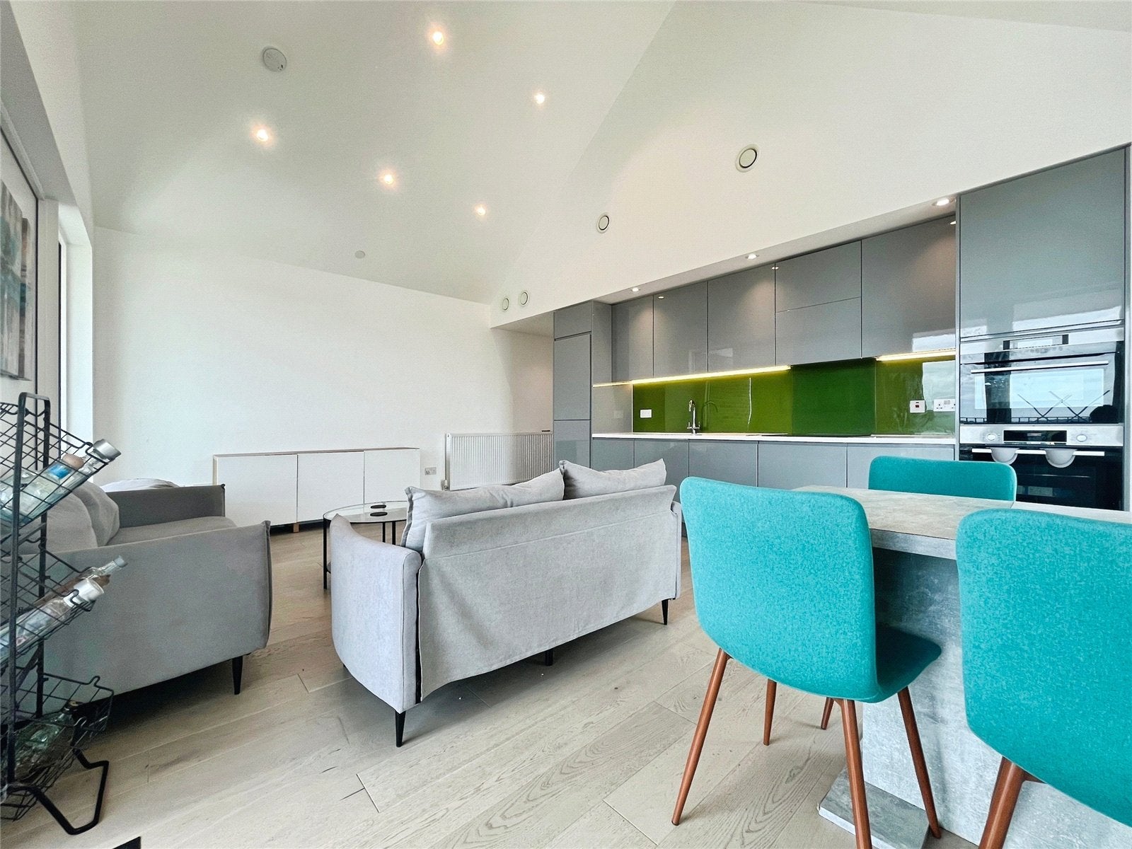 Flat Magna Square in Borough of Runnymede