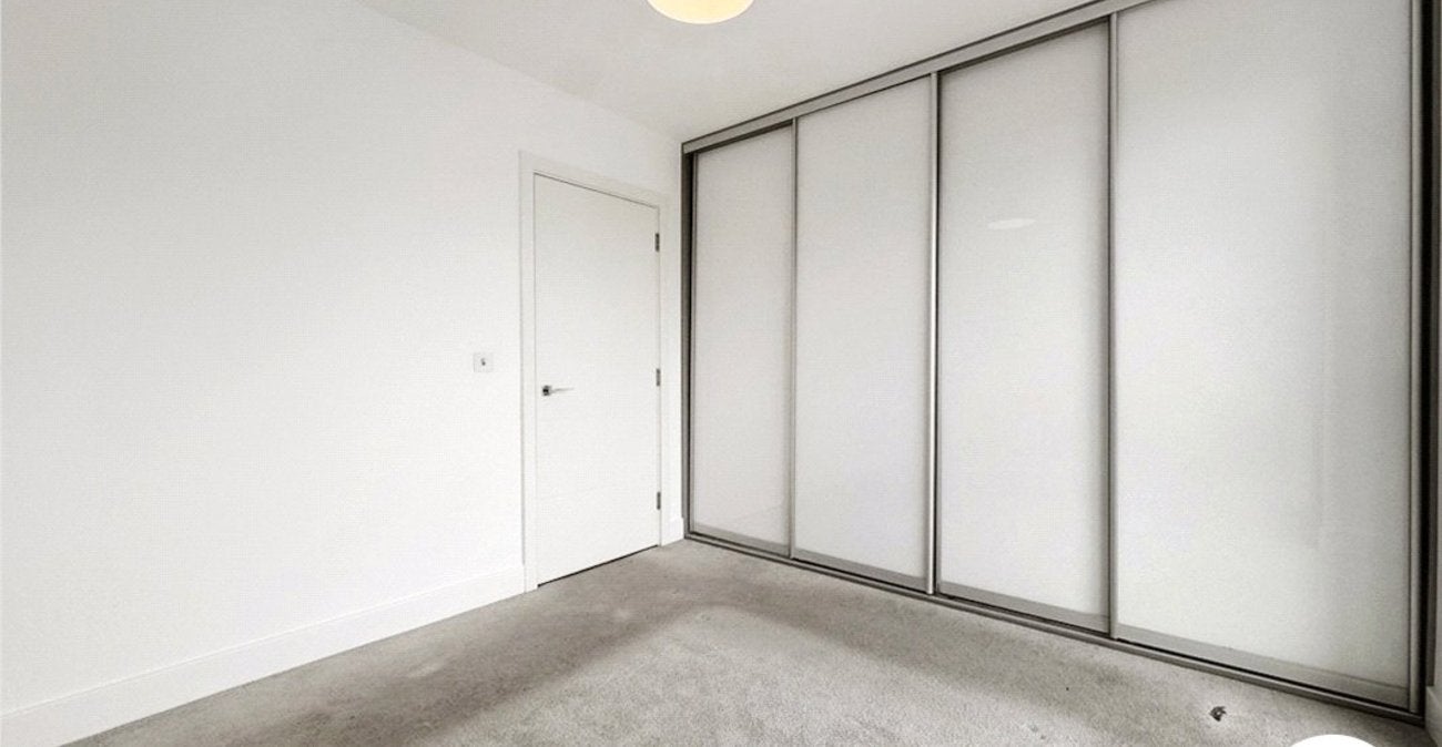 Flat Blossom Drive in Greater London