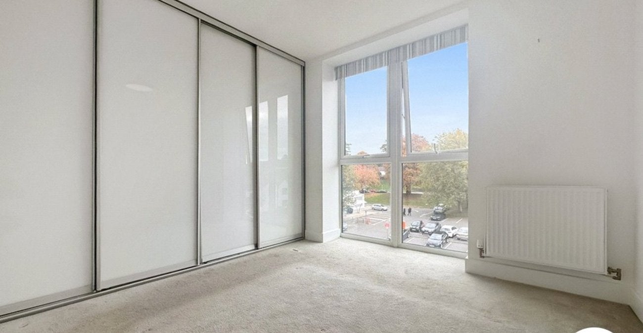 Flat Blossom Drive in Greater London