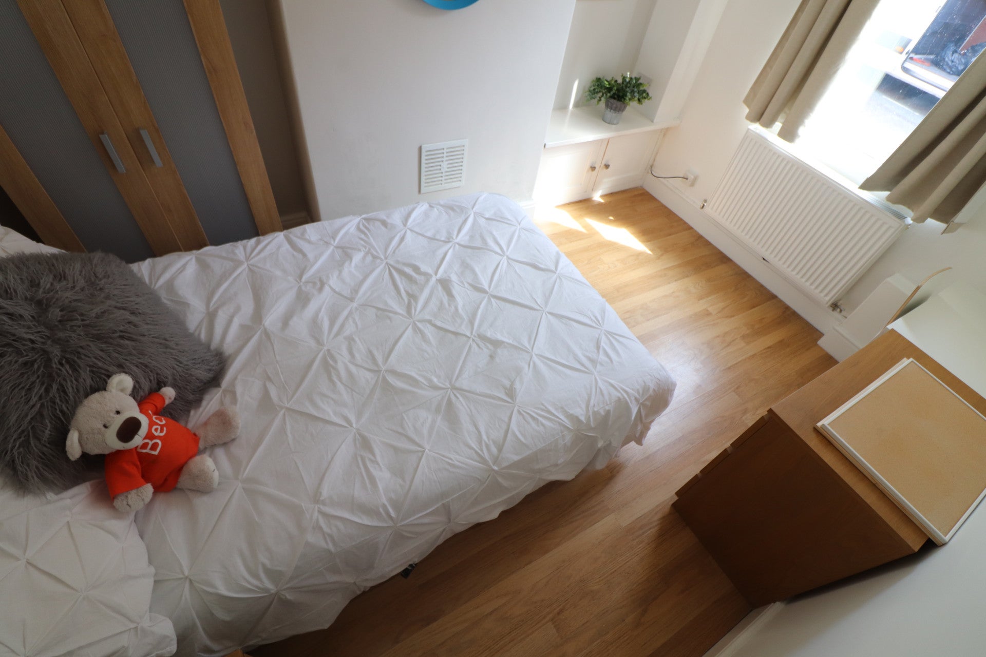 Room Beaconsfield Road in Runcorn