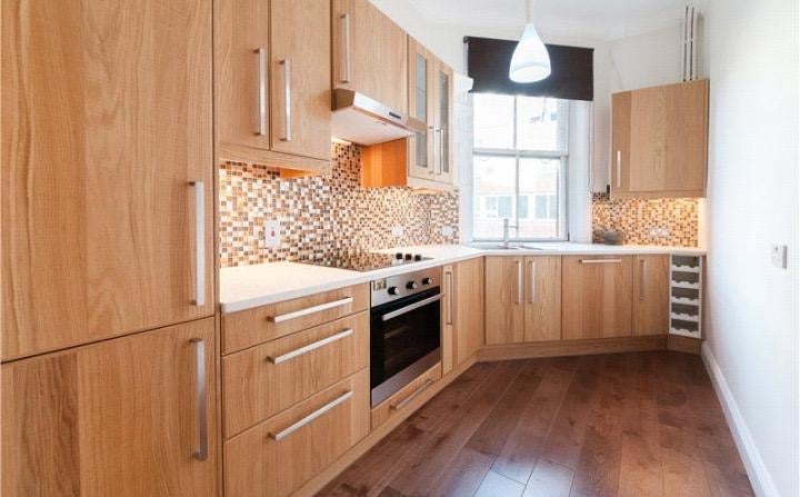 Room Green Street in City of Westminster