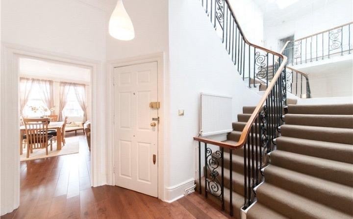 Room Green Street in City of Westminster