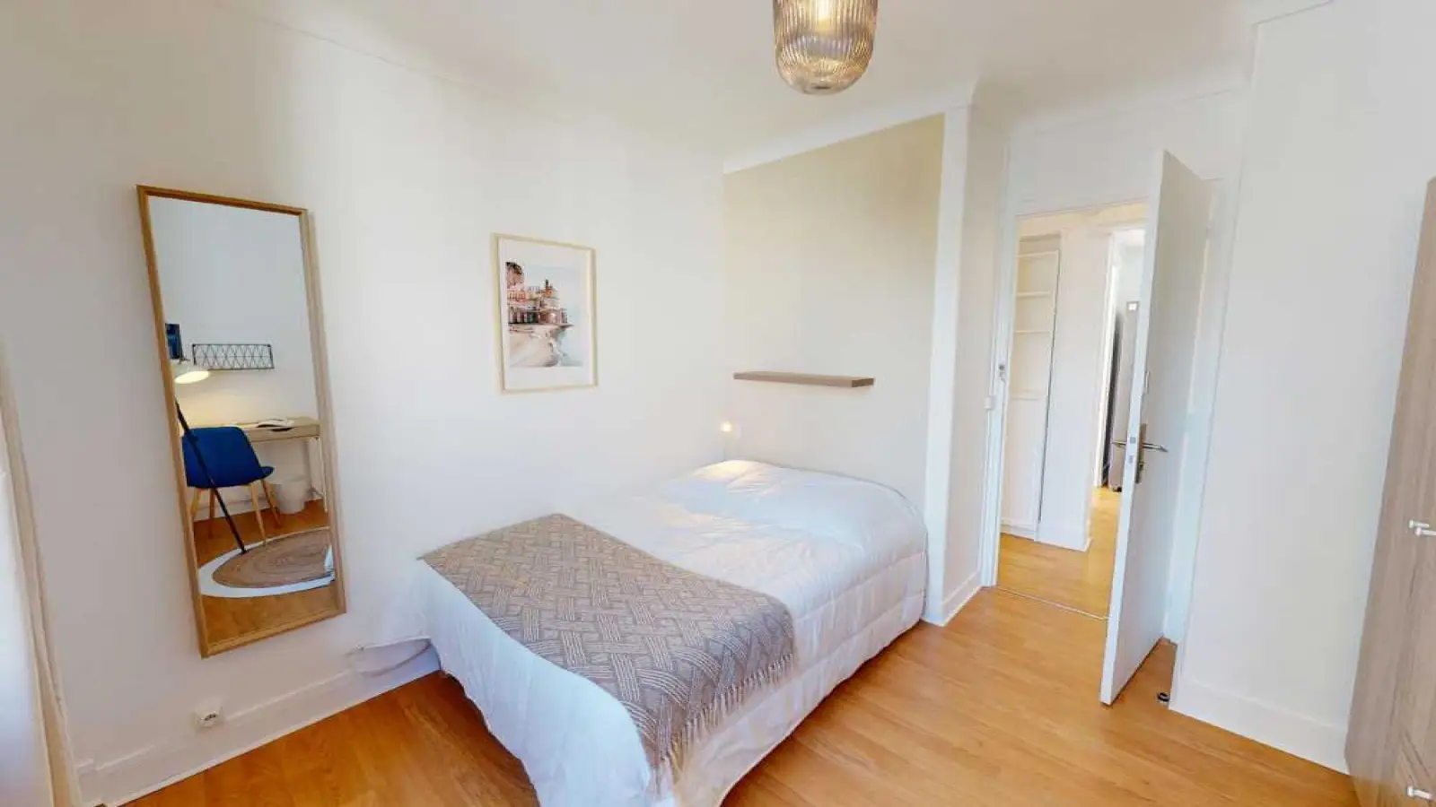 Chambre Rue de Saussure à Paris