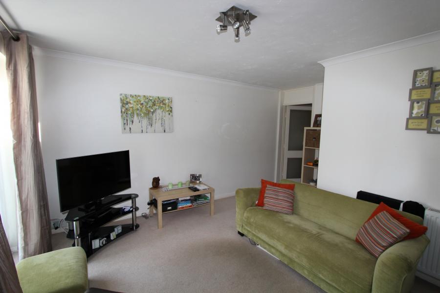 Flat Narromine Drive in Holybrook
