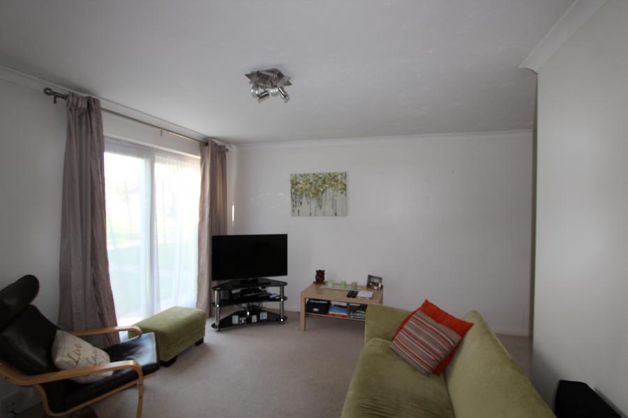 Flat Narromine Drive in Holybrook