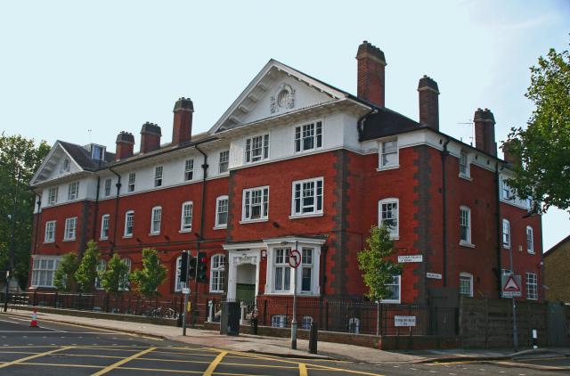 Flat Fulham Palace Road in Greater London