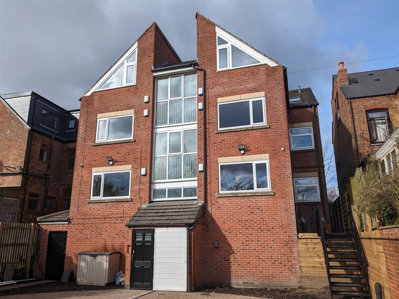 Flat Woodborough Road in Nottingham