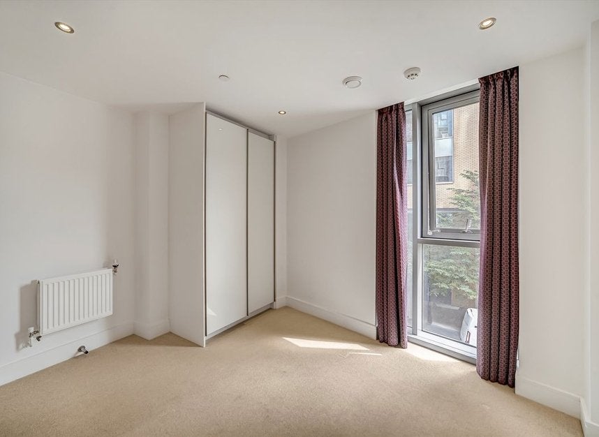 Flat Uxbridge Road in Greater London