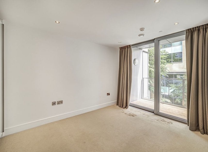 Flat Uxbridge Road in Greater London