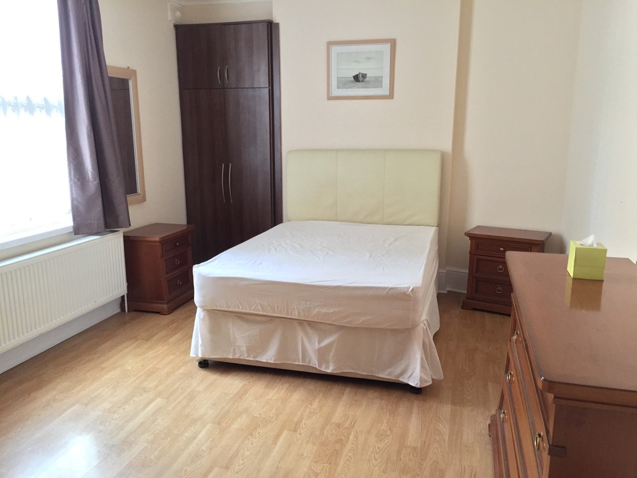 Flat Blyth Road in Greater London