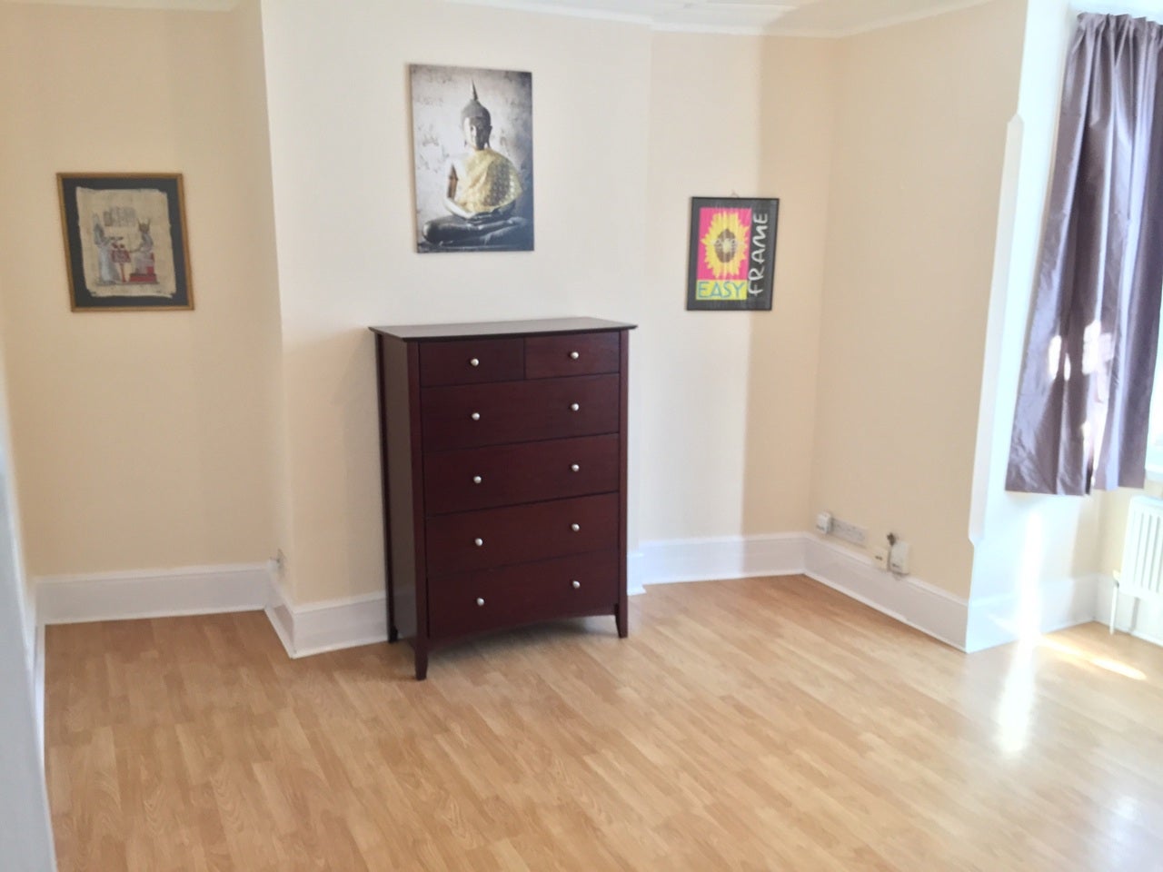 Flat Blyth Road in Greater London