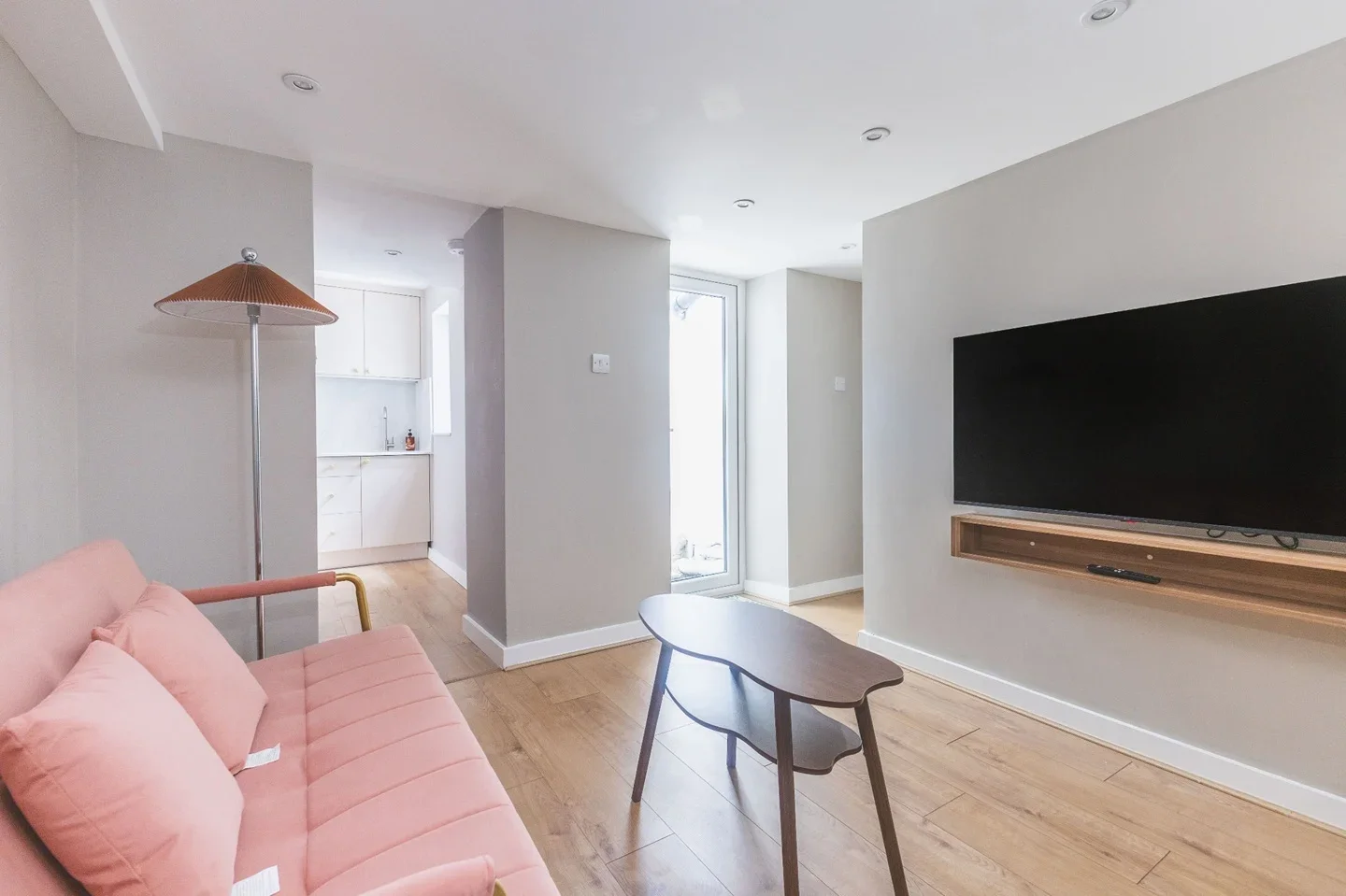 Flat Lower Richmond Road in Greater London