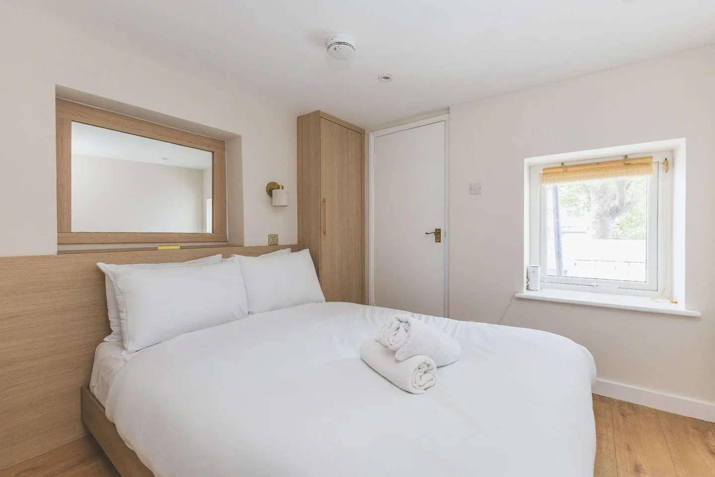 Flat Lower Richmond Road in Greater London