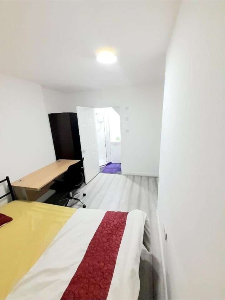 Room Erith Road in Leicester