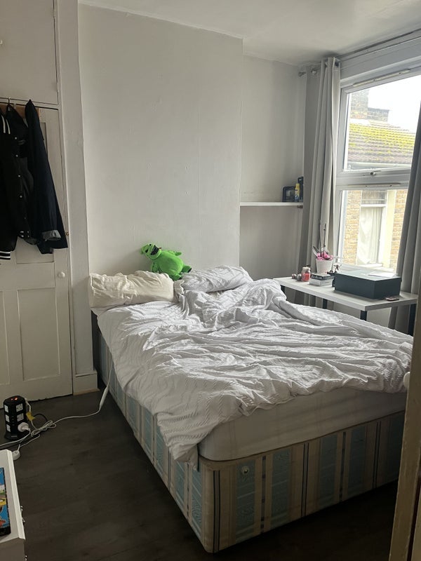 Room Essex Road in Greater London