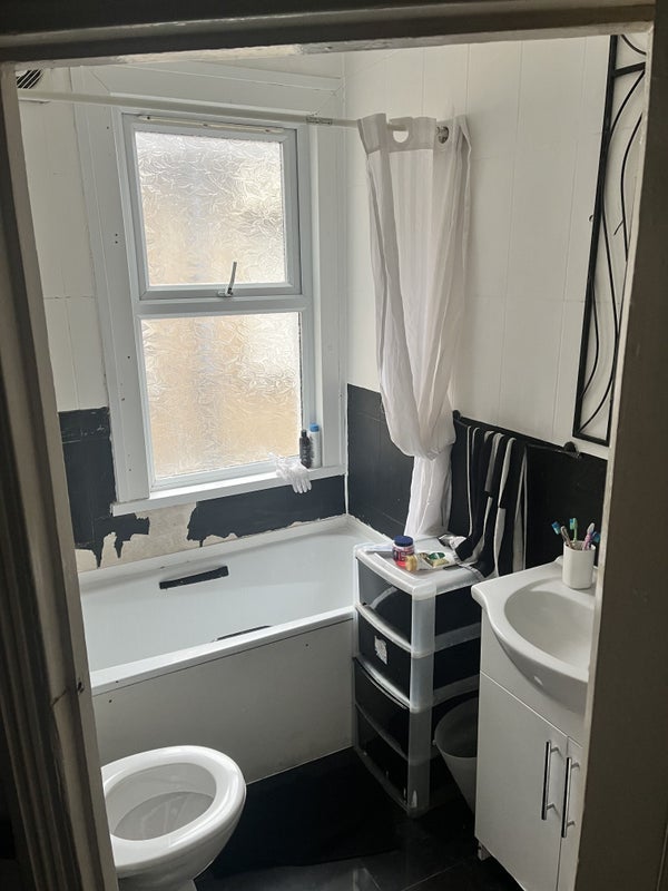 Room Essex Road in Greater London